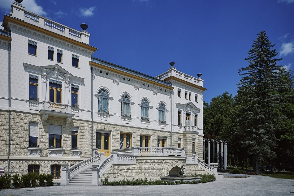 Łódź. Tajemnicza historia Lasu Łagiewnickiego w Łodzi. Kapliczki, uzdrawiające źródełko i pałac Heinzlów