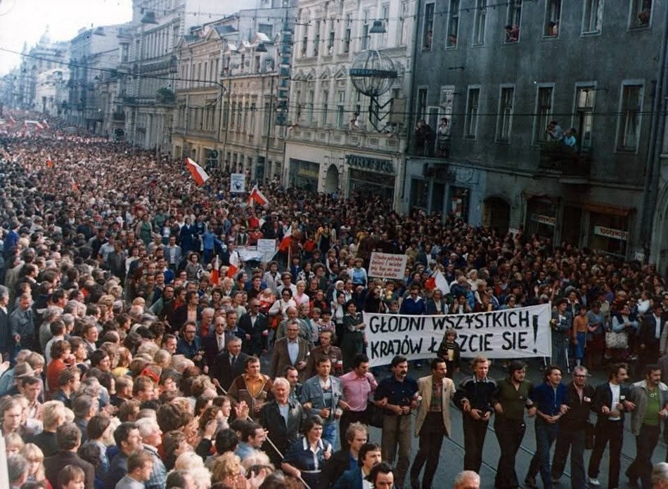 Łódź. Rocznica Marszu Głodowego Kobiet w Łodzi. Janina Kończak była głosem tysięcy demonstrantek