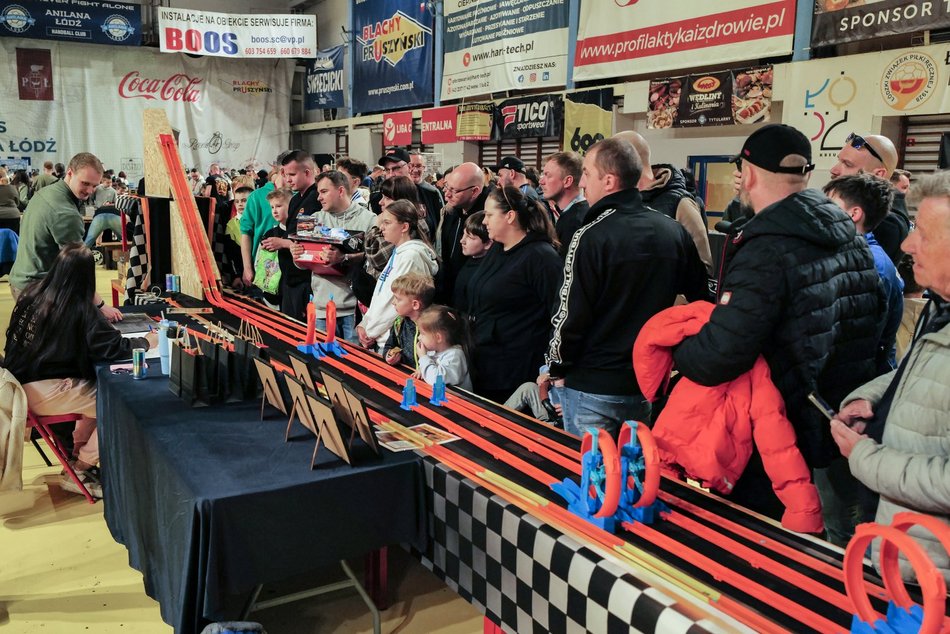 Łódź. Targi Modeli Samochodowych w Łodzi przyciągnęły tłumy! Gratka dla fanów Hot Wheels