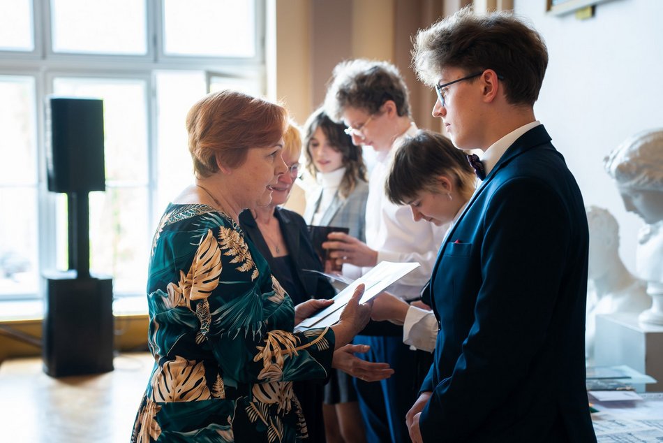 Łódź. Zakończenie roku szkolnego w III Liceum Ogólnokształcącym w Łodzi