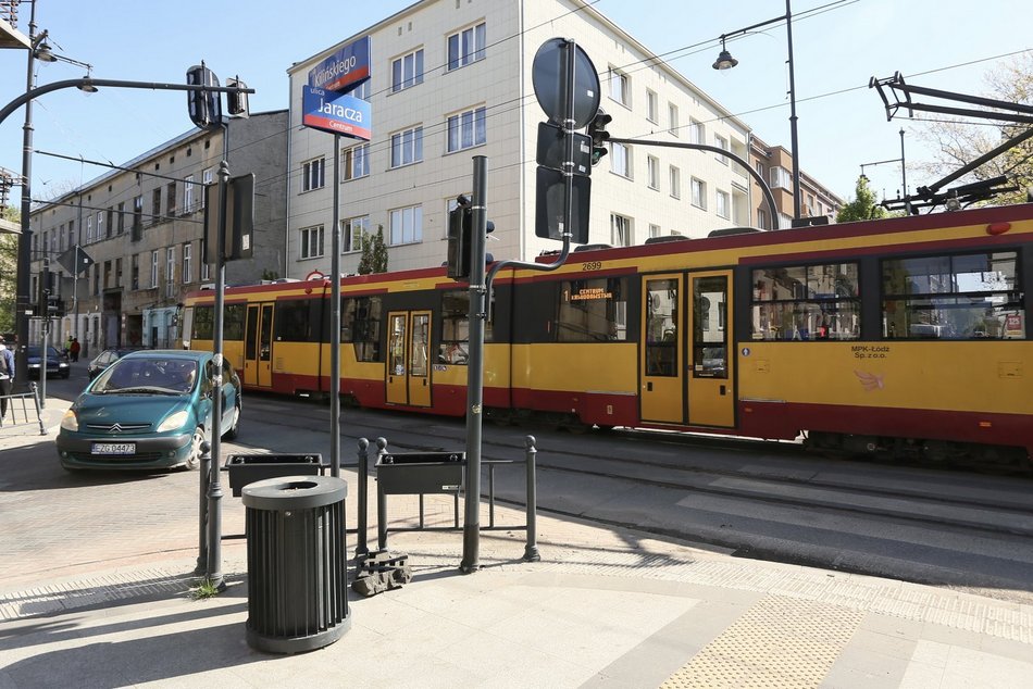 Tramwaj jadący po ulicy Kilińskiego