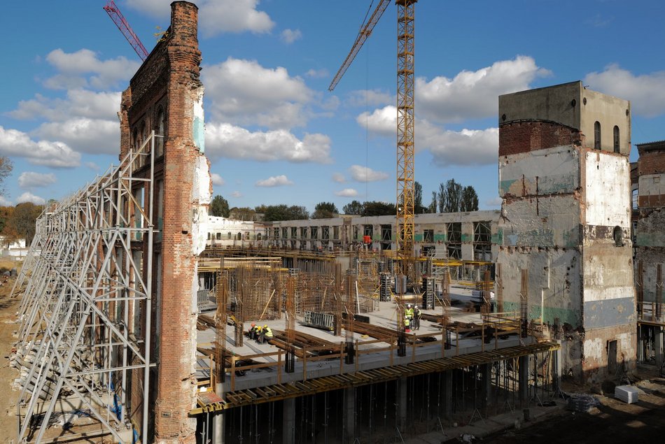 WiMa pięknieje w oczach. Sprawdzamy postępy w rewitalizacji Widzewskiej Manufaktury [ZDJĘCIA]