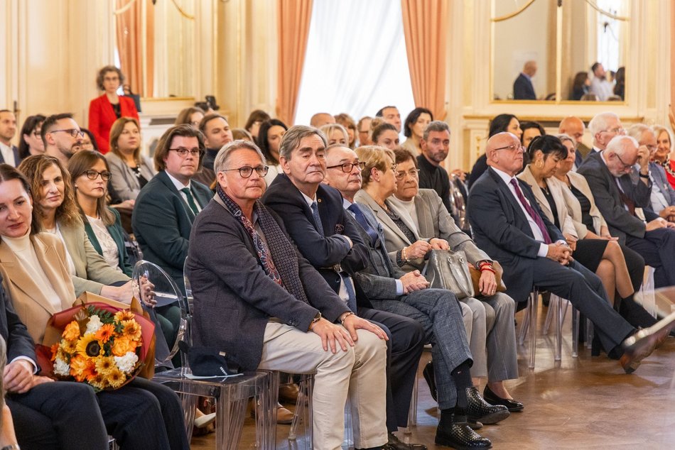 Łódź. Stypendia dla wybitnych uczniów z Łodzi i regionu przyznane. Nagrodzeni także nauczyciele