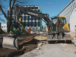 Remonty ulic w Łodzi po zimowej przerwie. Drogowcy wrócili i pracują pełną parą