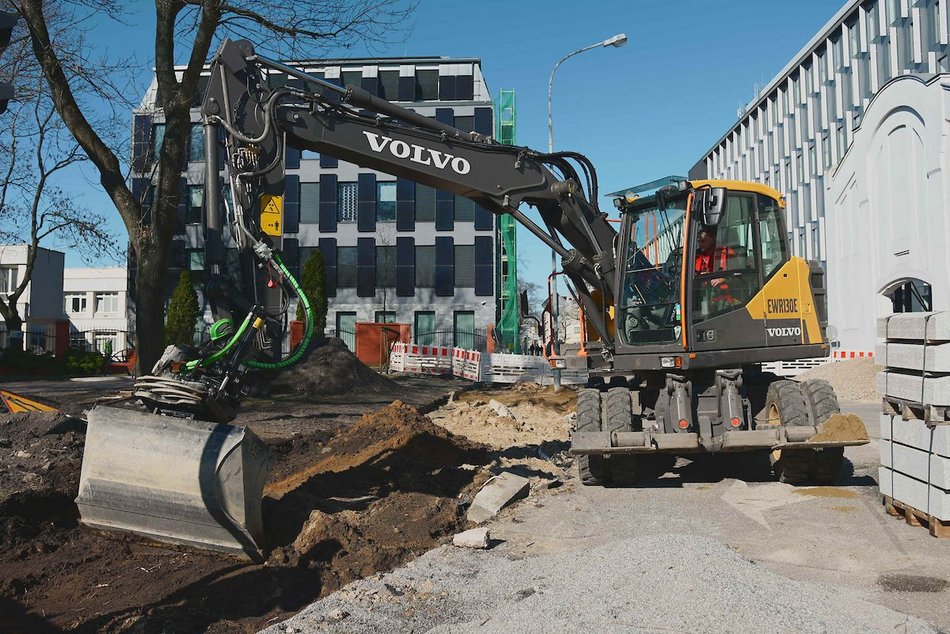 Remonty ulic w Łodzi po zimowej przerwie. Drogowcy wrócili i pracują pełną parą