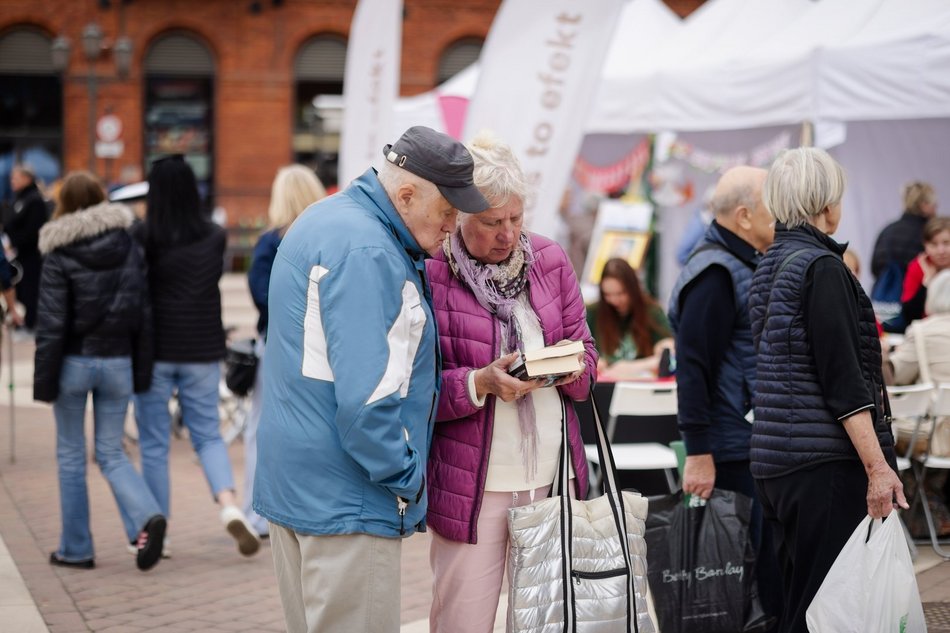 Ruszyły Senioralia 2026 w Łodzi. Trwa zabawa na rynku Manufaktury