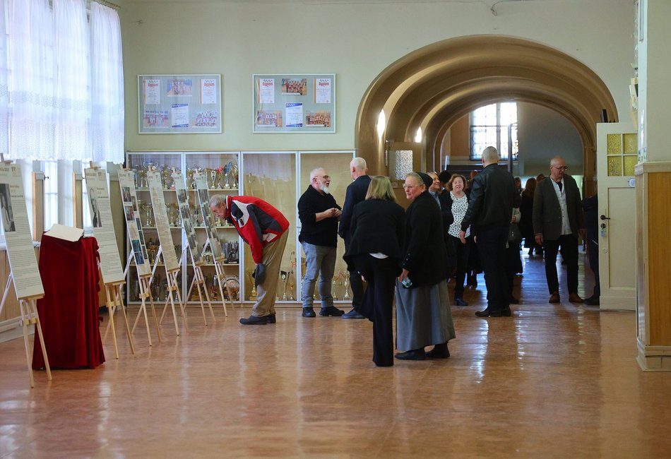 Łódź. Jubileusz w Szkole Podstawowej nr 42 w Łodzi. Huczne obchody z okazji 100-lecia