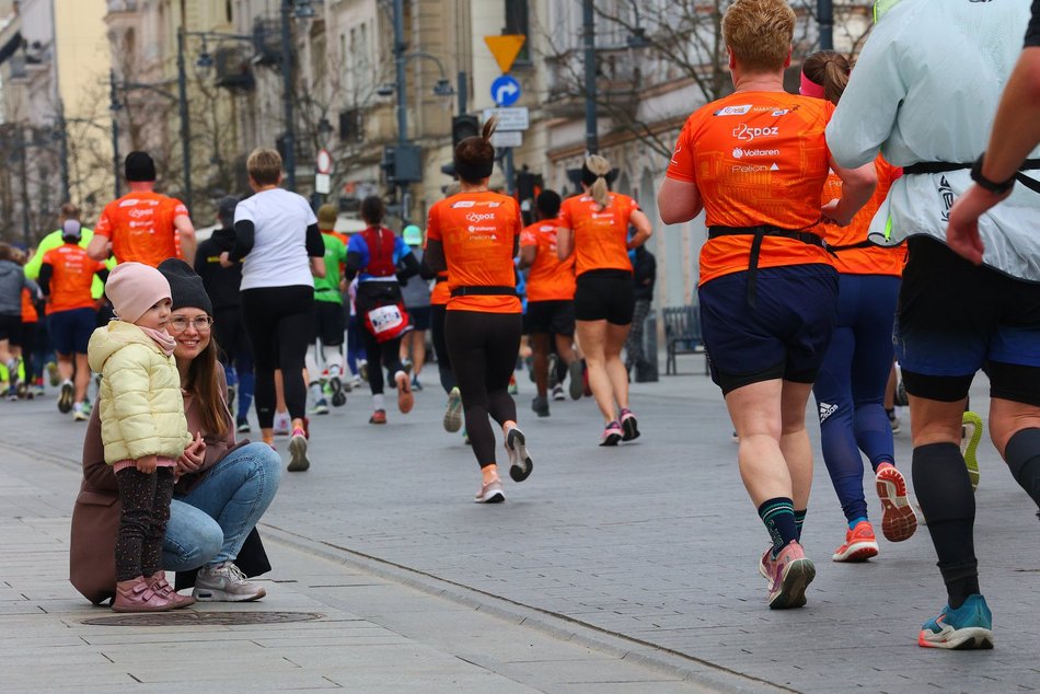 Łódź. DOZ Maraton Łódź 2026. Brałeś udział w biegu na 10 km? Znajdź się na zdjęciach!