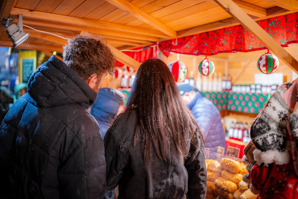 Tłumy w Manufakturze! Jarmark, lodowisko i choinka