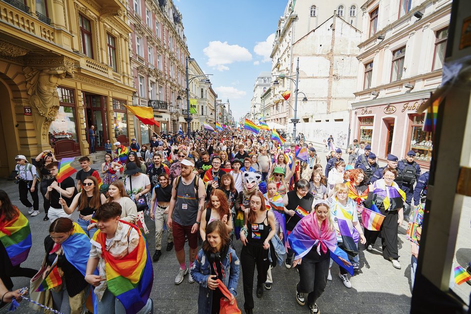 Uczestnicy Marszu Równości na ulicach Łodzi