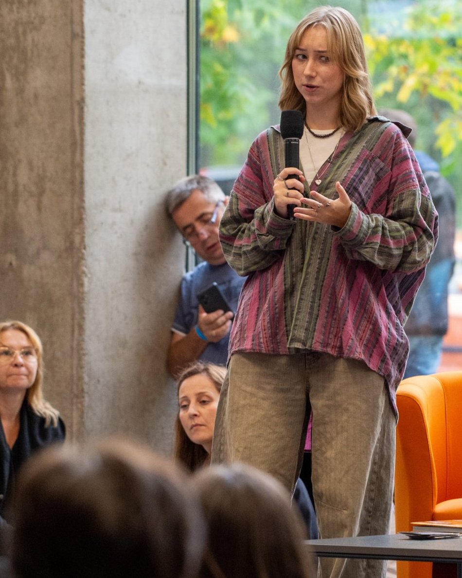 spotkanie z młodą podróżniczką