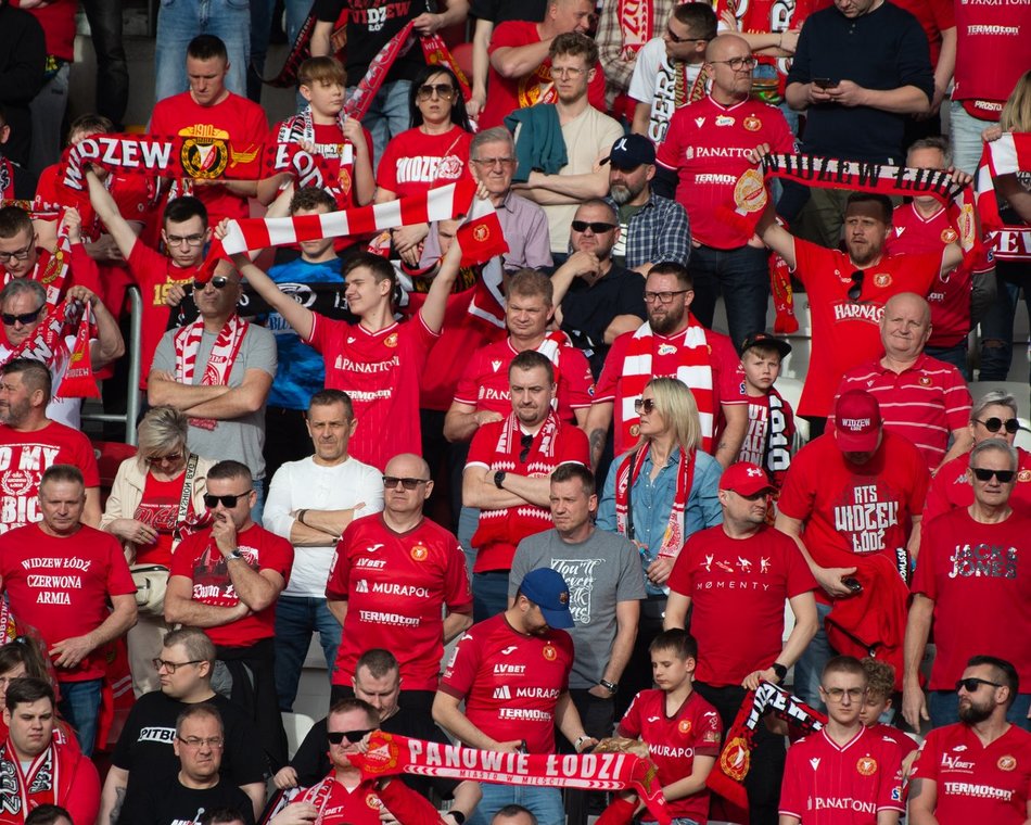 Kibice na meczu Widzewa Łódź z Koroną Kielce