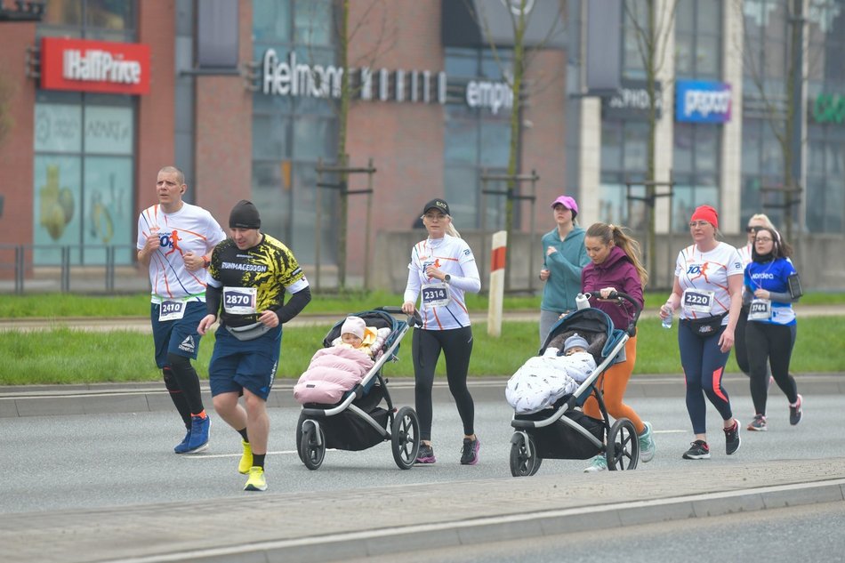 DOZ Maraton 2023. Brałeś udział w biegu? Znajdź się na zdjęciach!