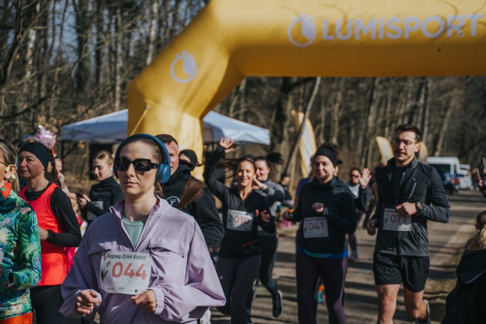 Łódź. Biegowy Dzień Kobiet 2026 w Parku na Zdrowiu w Łodzi. Odszukaj się na zdjęciach!