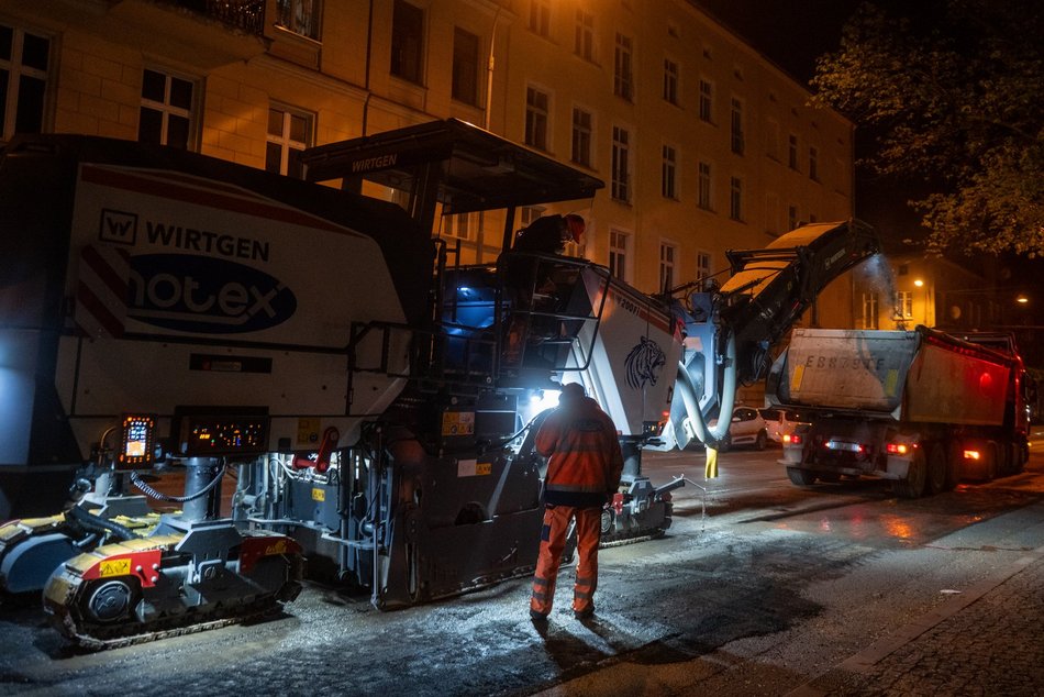 Remont Żeromskiego w nocy
