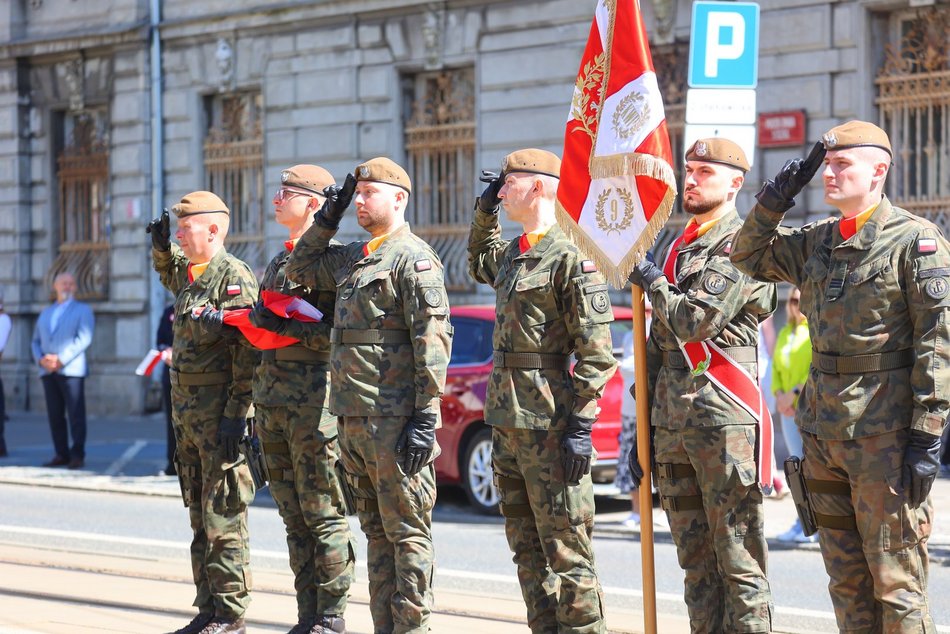 Łódź. Święto Konstytucji 3 Maja. Tak wyglądały obchody pod Katedrą w Łodzi
