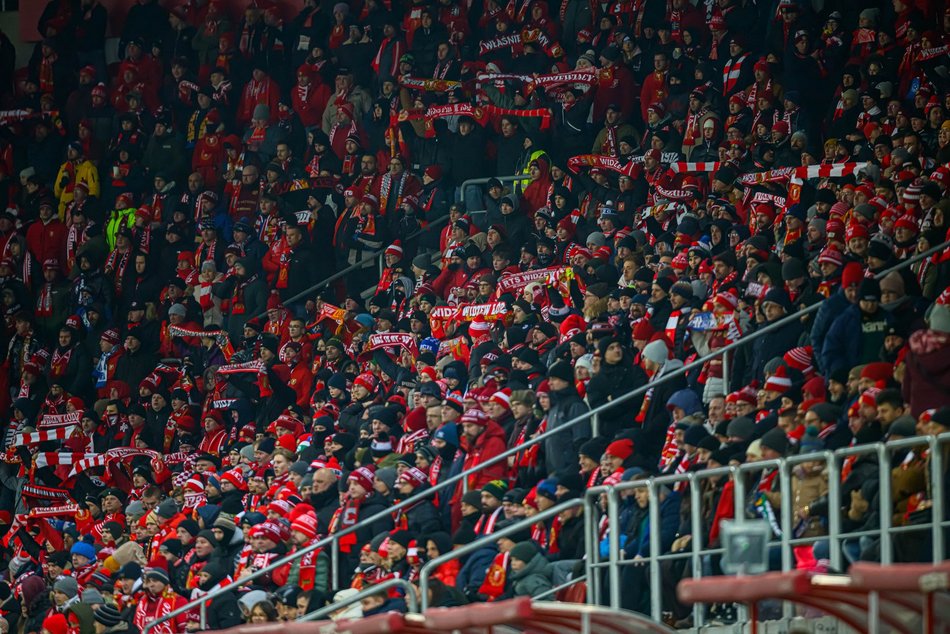 Łódź. Kibice na meczu Widzew Łódź - Cracovia. Byłeś/aś? Znajdź się w galerii!