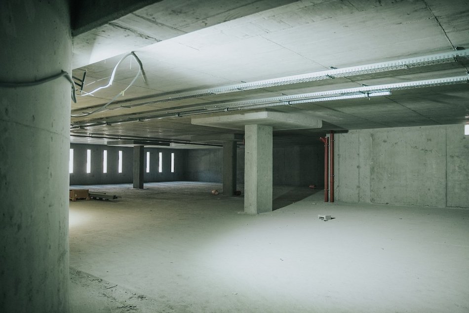 Łódź. Budowa parkingów wielopoziomowych w Łodzi. Powstają kolejne piętra. Kiedy koniec prac?