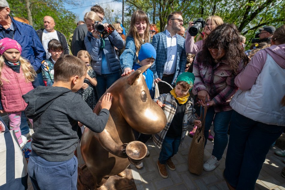 Muminek odsłonięty! Nowa rzeźba na Szlaku Łódź Bajkowa