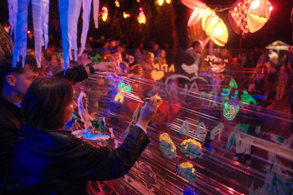 Łódź. Dziecięca radość na Light Move Festival 2025 Łódź! Strefa LMF Kids pełna atrakcji