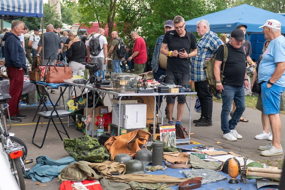 Łódź. Moto Weteran Bazar w Łodzi. Prawdziwy raj dla kolekcjonerów zabytkowych pojazdów