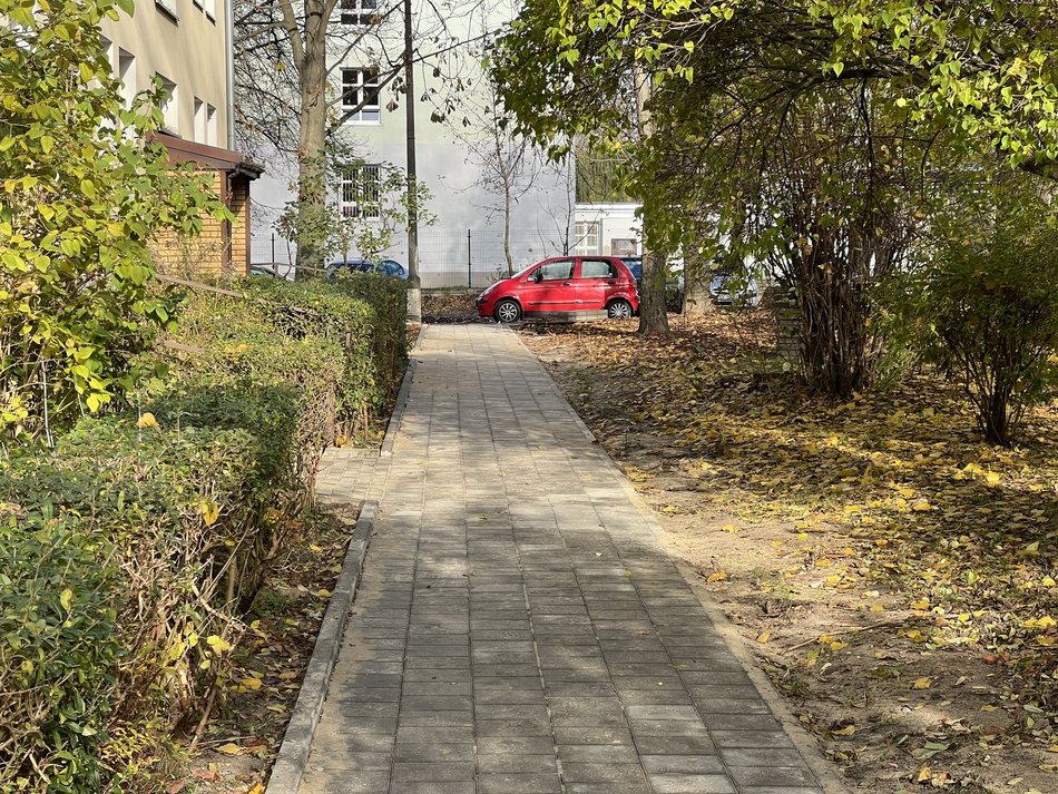 Nowe chodniki powstały już przy 5 osiedlowych ulicach w Łodzi. Kolejnych 6 w planach