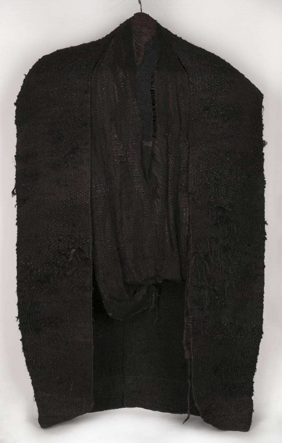 Magdalena Abakanowicz, „Ubranie czarne VI”, zbiory CMWwŁ
