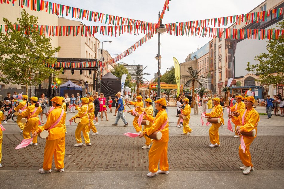 Chińska parada Falun Dafa na ul. Piotrkowskiej