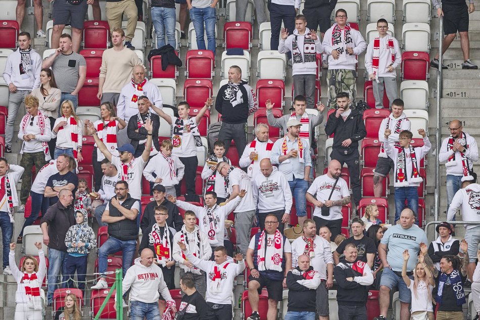 Kibice ŁKS Łódź na meczu z Radomiakiem Radom