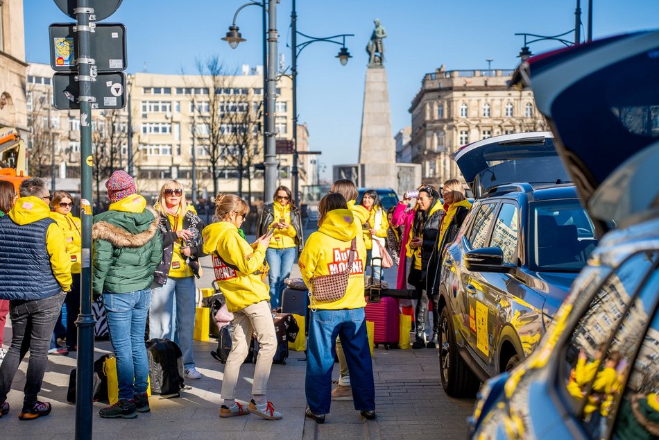 Łódź. Zobacz, jak "Babski Rajd AutoMocne" popędził Piotrkowską w Łodzi!