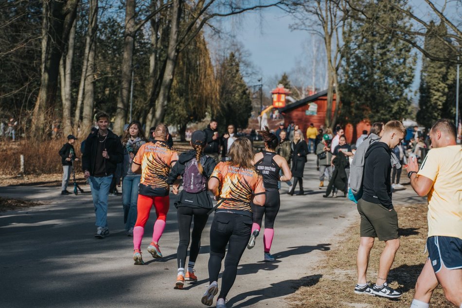 Łódź. Biegowy Dzień Kobiet 2026 w Parku na Zdrowiu w Łodzi. Odszukaj się na zdjęciach!