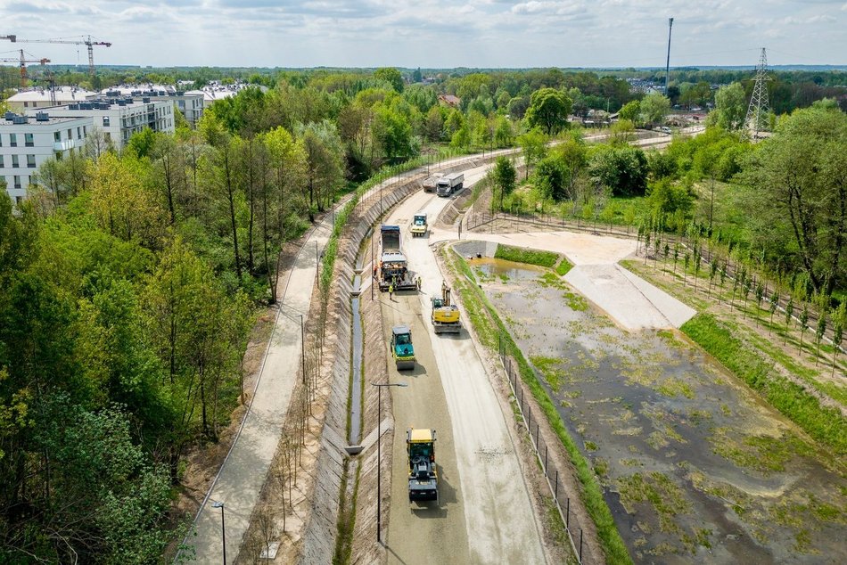 Łódź. Remont Kaczeńcowej w Łodzi. Kiedy będzie nowy asfalt i jakie są plany prac na Teofilowie?