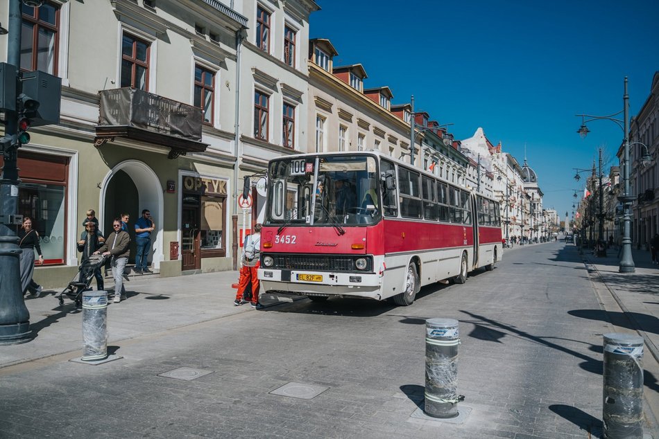 Łódź. Łódzkie Linie Turystyczne przyciągają tłumy. Kultowe pojazdy MPK Łódź znów hitem podróżnych!