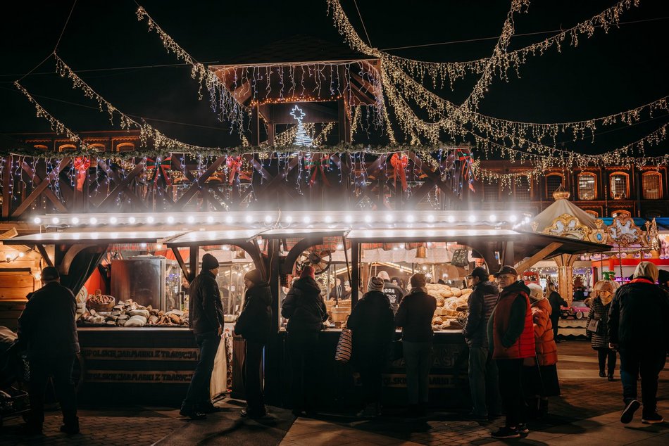 Łódź. Jarmark w Manufakturze w Łodzi tętni życiem. Tam poczujesz świąteczną atmosferę!