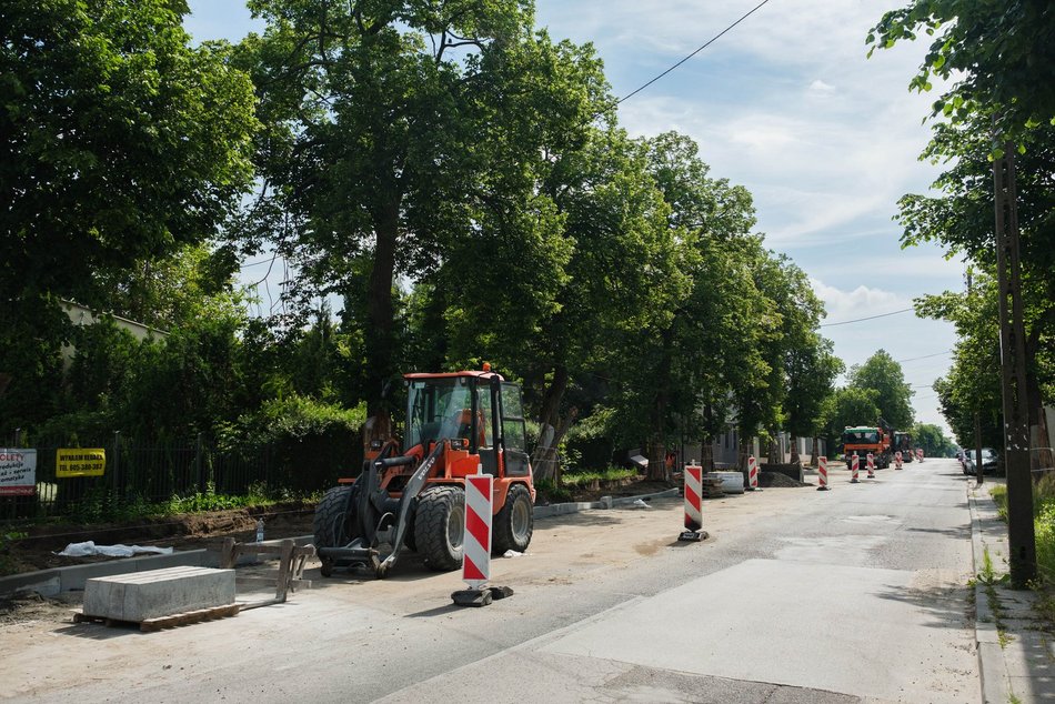 Łódź. Remont Dubois i Polarnej w Łodzi. Widać już nową jezdnię oraz chodniki