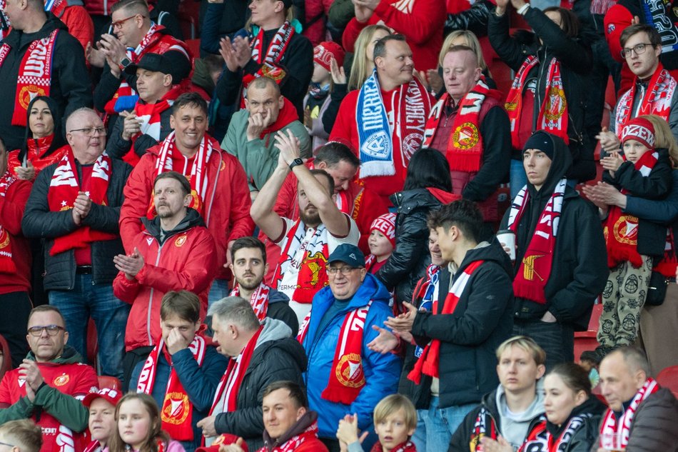 Łódź. Kibice na meczu Widzewa Łódź z Górnikiem Zabrze. Byłeś/aś? Znajdź się w galerii!