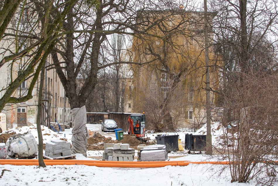 Remont Wojska Polskiego. Zwężenie Strykowskiej