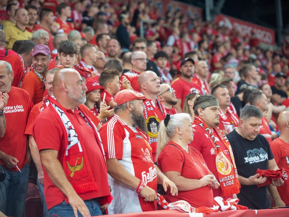 kibice na meczu