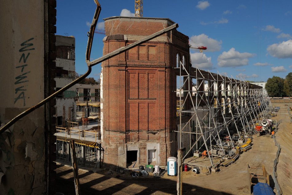 WiMa pięknieje w oczach. Sprawdzamy postępy w rewitalizacji Widzewskiej Manufaktury [ZDJĘCIA]