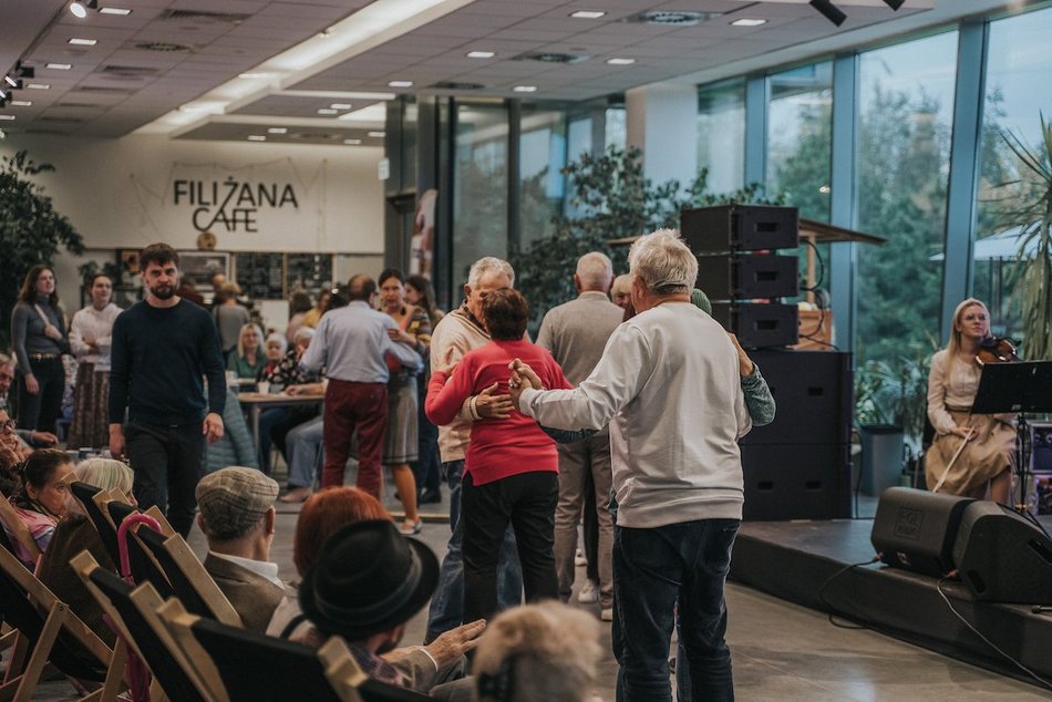 Łódź. Potańcówka w stylu retro? W Centrum Dialogu w Łodzi to możliwe!