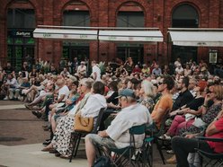 Łódź. Manu Summer Jazz Sundays w Łodzi. Kajetan Galas wystąpił na Rynku Włókniarek