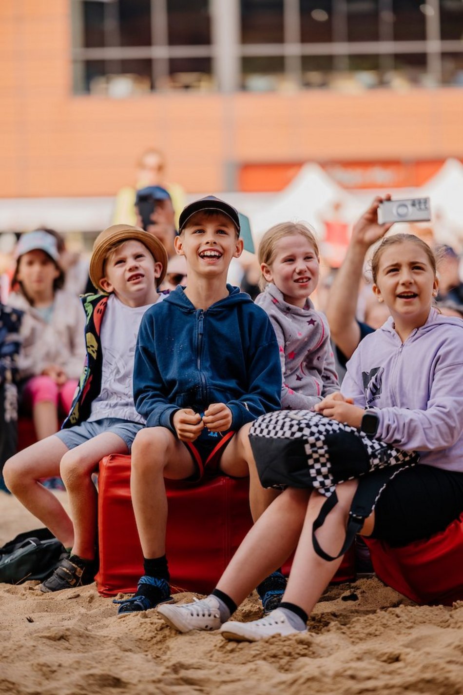 Łódź. Sławosz Uznański-Wiśniewski w kosmosie! Łodzianie oglądali start na Astropikniku w Manufakturze