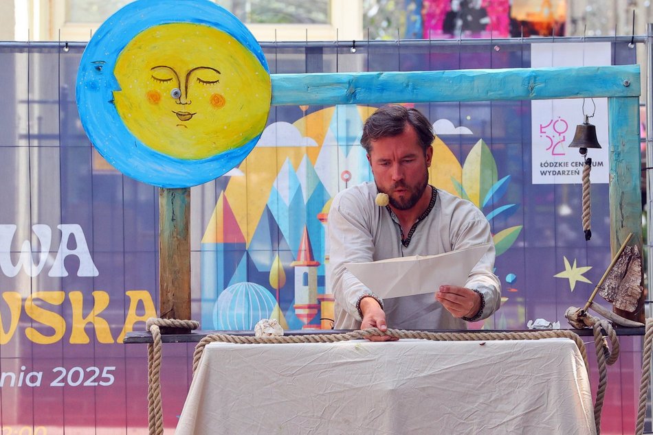 Łódź. Baśniowa Piotrkowska w Łodzi. Teatr Barnaby zachwycił dzieci!