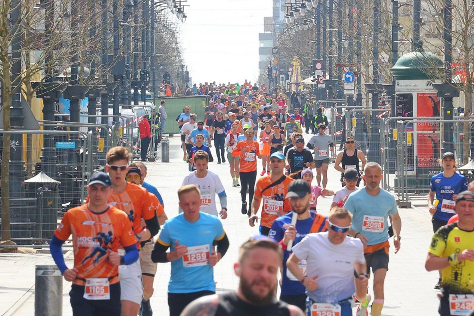 Łódź. DOZ Maraton Łódź 2026. Brałeś udział w biegu? Odszukaj się w galerii i zapisz na pamiątkę!