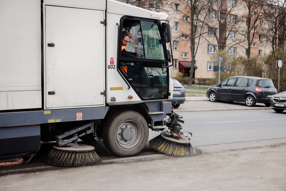 Łódź. Wielkie sprzątanie w Łodzi na wiosnę. Już prawie 1000 kilometrów dróg lśni czystością!