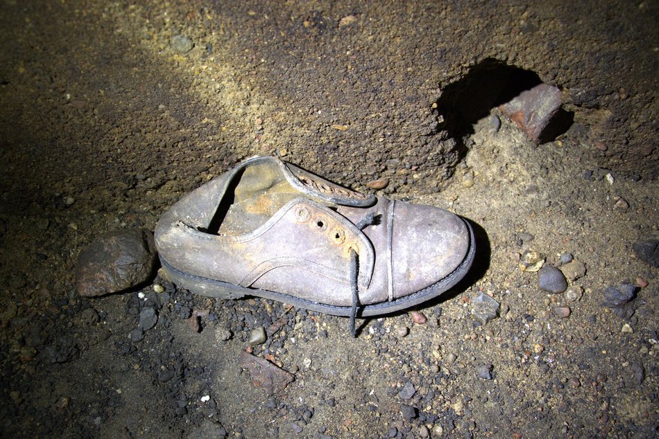 Łódź. Schron z II wojny światowej odnaleziony w Łodzi. Gazoszczelne drzwi, komory i więcej