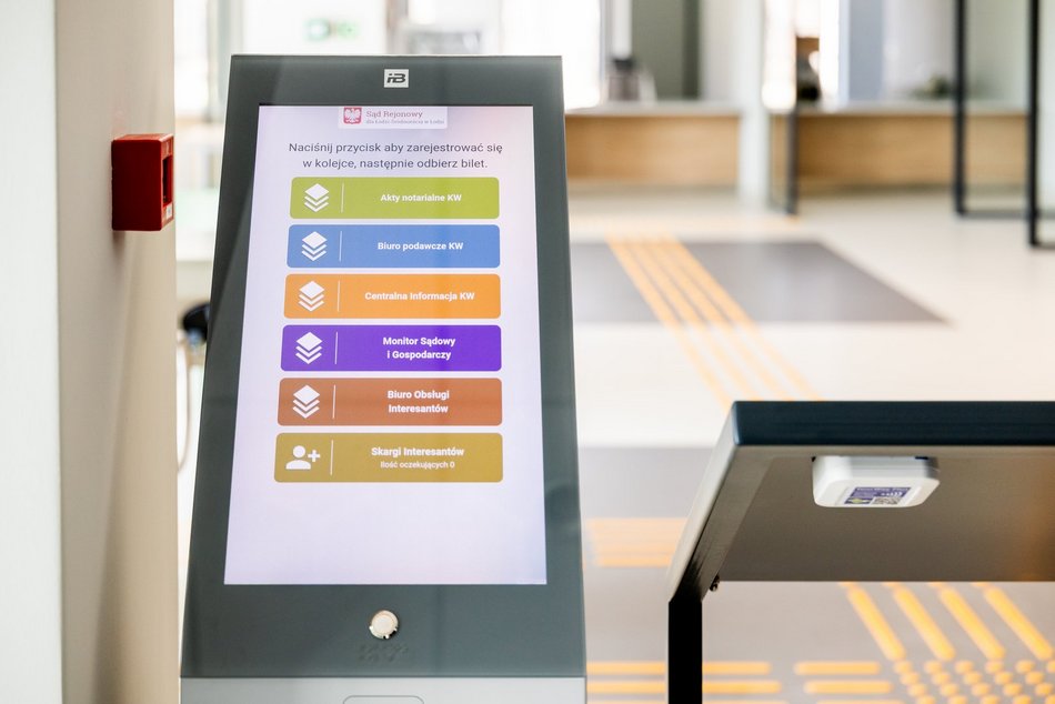 Łódź. Nowy Wydział Ksiąg Wieczystych gotowy. Kryje ponad 40 kilometrów półek