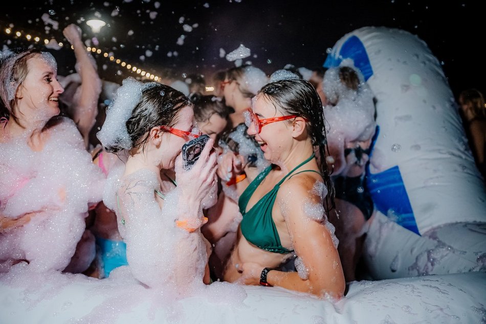 Łódź. Pink Party w Aquaparku Fala. To najbardziej różowa impreza w Łodzi