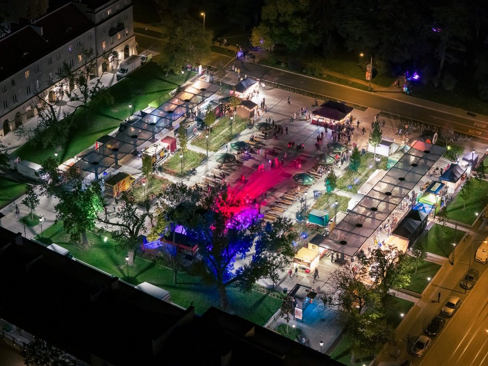 Light Move Festival 2025 Łódź z drona! Wybierz się na lot nad rozświetlonym miastem