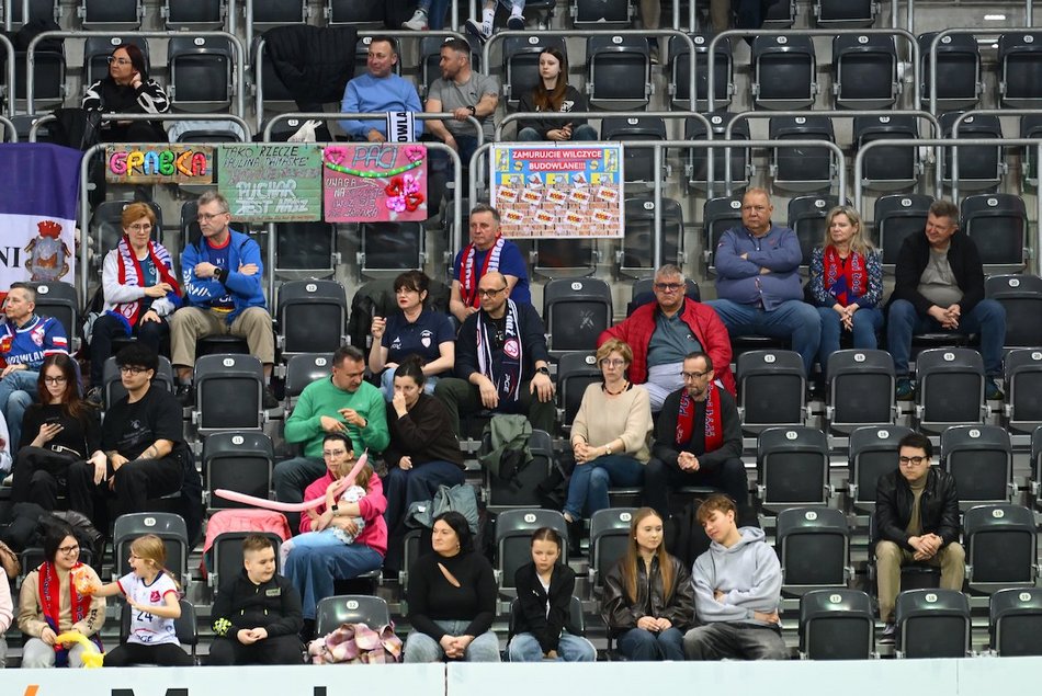Łódź. Kibice na meczu PGE Budowlani Łódź